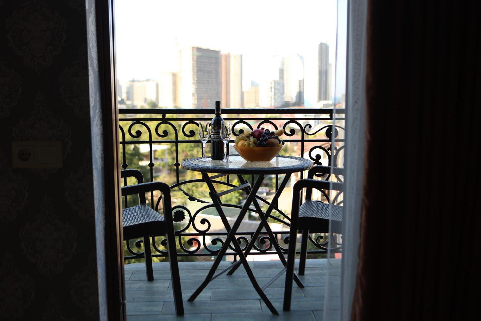 Dream Tower Hotel Batumi Eksteriør billede